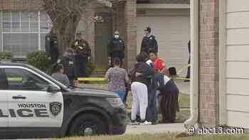Houston crime: Derrick Hayes accused of killing grandmother and victim's 15-year-old grandson - KTRK-TV