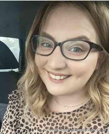 Embroidered tote bags raise funds for Endometriosis UK