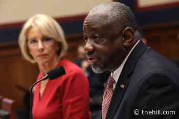 DeVos's student aid chief resigns from Education Department