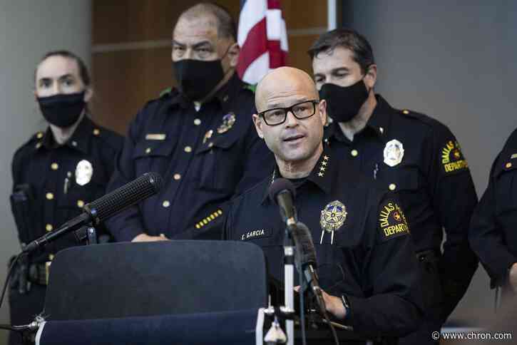 Ex-chief: Dallas cop kept on job to not tip him off to probe