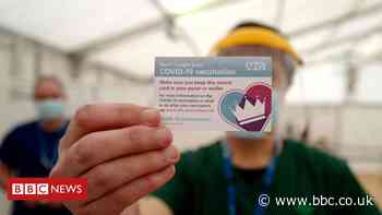 Coronavirus: Swann 'uncomfortable' with vaccine certificates for hospitality