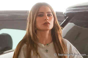 Sofia Vergara’s Evil Eye Tee, Walmart Skinny Jeans & Sky-High Heels Are an Elevated Take on Casual Styling - Footwear News