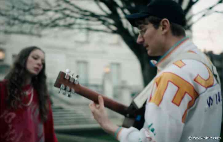 Watch Holly Humberstone join Glass Animals for version of ‘Heat Waves’