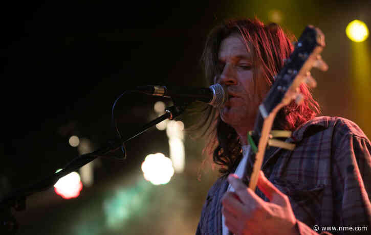 The Lemonheads’ Evan Dando performs in local supermarket that found his lost wallet