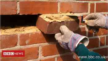 Bricklayers among most likely to have suffered pay cut