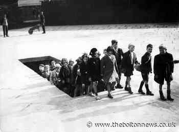 Remarkable photo shows Bolton pupils after air raid drill - The Bolton News