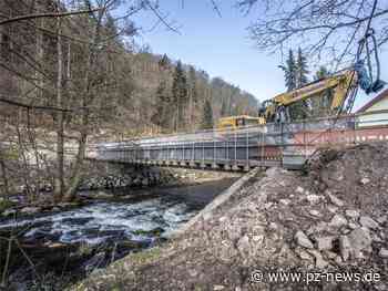 Erster Brückenschlag: Bauwerk am Höfener Sägmühleweg wird zwei Monate lang saniert - Region - Pforzheimer Zeitung