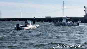 1 person dead, 4 rescued after boat slams into drawbridge