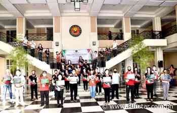 Over 1,000 gadgets, laptops distributed to DepEd-Bacolod - SunStar Philippines