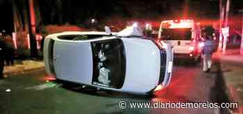 Esquiva auto y vuelca, en Cuernavaca - Diario de Morelos