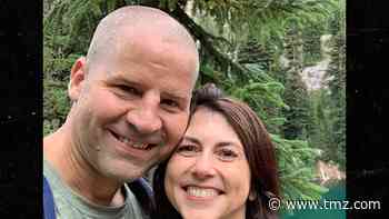 Jeff Bezos' Ex MacKenzie Scott Remarries, He's a Teacher at Kids' School
