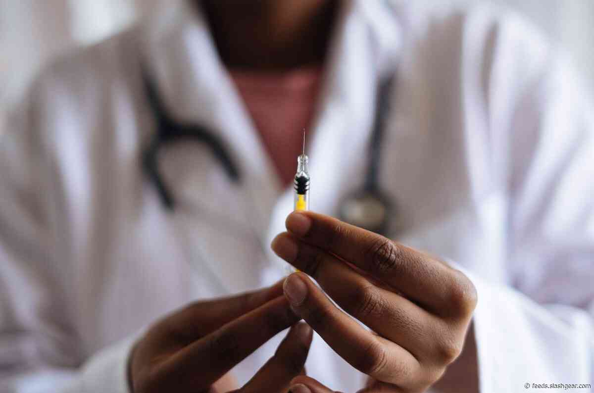 CDC COVID-19 vaccinated advice released: Masks, mixed groups & hugs