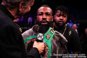 Gary Russell Jr. defends against Rey Vargas