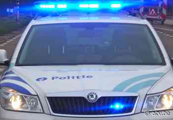 De lokale politie HEKLA legt lockdownfeestje stil te Edegem - ATV