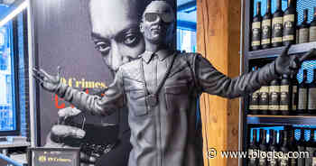 Toronto's LCBO flagship just got a statue of Snoop Dogg and we have questions - blogTO