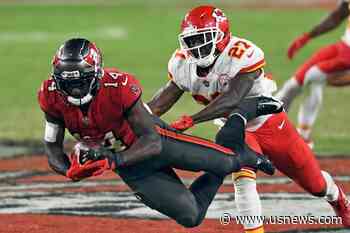 Receivers Godwin, Robinson Top Franchise Tag List
