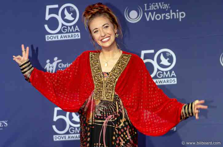 Lauren Daigle Returns As ‘Hold On to Me’ Debuts on Hot Christian Songs