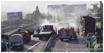 Choca tráiler y se incendia en el Paso Express Cuernavaca - Diario de Morelos
