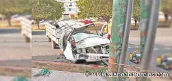 Cuatro heridos al chocar contra poste en Cuernavaca - Diario de Morelos
