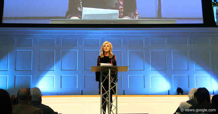 Beth Moore, a Prominent Evangelical, Splits With Southern Baptists - The New York Times