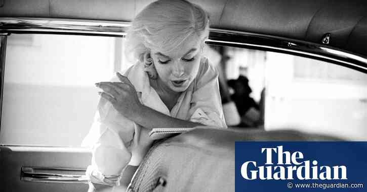 Unseen Eve Arnold photos of Marilyn Monroe offered as £30 posters