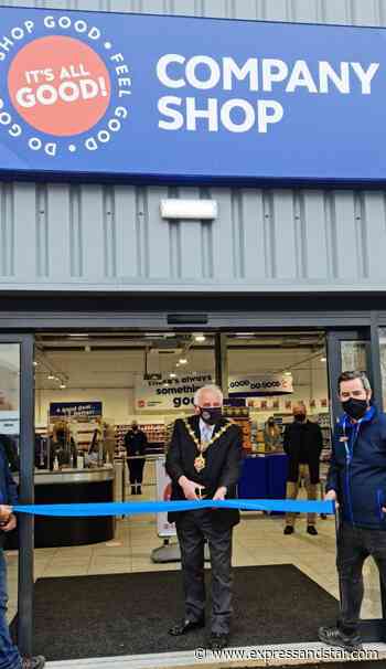 Jobs boost in Dudley as new food store opens doors - expressandstar.com