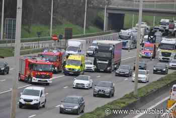 Avondspits begint extra vroeg door ongeval met vrachtwagen - Het Nieuwsblad