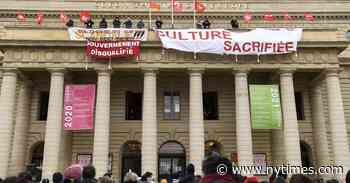 Protesters Occupy French Theaters, Demanding Reopening