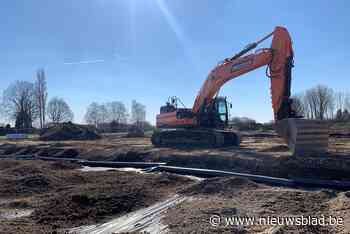 Bulldozers maken site bouwrijp voor Gymcentrum Klein-Brabant