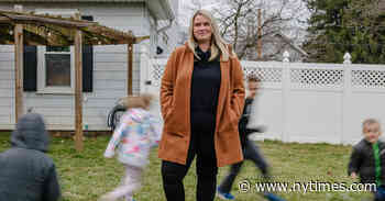 Kate Baer Is Speaking Truth. From Her Minivan.