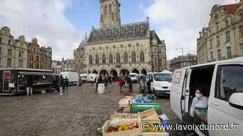 Un marché du samedi plus aéré au pied du beffroi d'Arras - La Voix du Nord