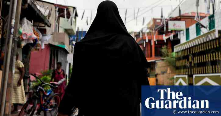 Sri Lanka to ban burqa and close 1,000 Islamic schools