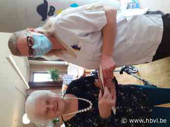 Bewoners wzc De Voorzienigheid danken het personeel (Bocholt) - Het Belang van Limburg Mobile - Het Belang van Limburg