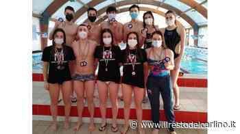 I ragazzi del Centro Nuoto fanno il pieno di medaglie a Fermo La classifica a squadre sorride - il Resto del Carlino