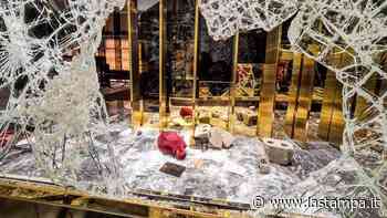 Vetrine sfondate, il giudice non convalida il fermo dei maggiorenni della banlieue torinese - La Stampa