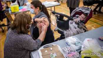 Here's how community groups are getting COVID-19 vaccinations to Indigenous people in Canada's largest city