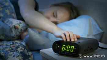 Why moving to daylight time is 'a challenge on top of a challenge' in 2021