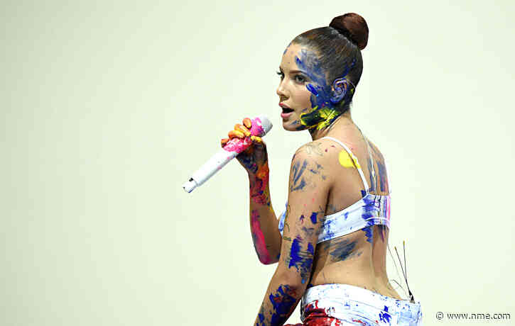 Halsey thanks fans after announcing she/they pronouns