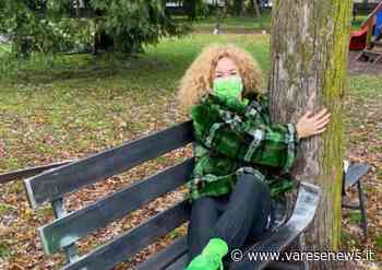 A Samarate la panchina verde di Erica abbraccia un albero - varesenews.it