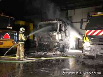 Vrachtwagen in loods vat vuur, schade aan depot pas maandag helemaal duidelijk