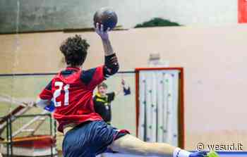 La Pallamano Crotone cede alla capolista Putignano che prova il primo allungo in classifica - wesud