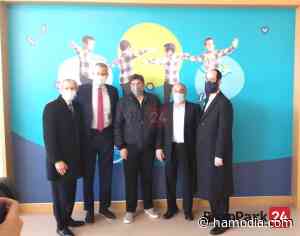 De Blasio Visits Ezra Medical Center Vaccination Site - http://hamodia.com