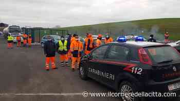 Ardea, niente raccolta dei rifiuti: operatori ecologici (disperati) in sciopero da stanotte, sono senza stipendio da due mesi - Il Corriere della Città
