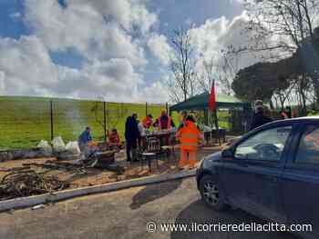 Ardea, protesta degli operatori ecologici per i mancati pagamenti: la replica della società - Il Corriere della Città