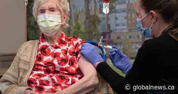 Oldest living Canadian on record receives COVID-19 vaccination in Toronto - Global News