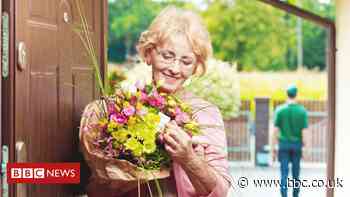 Hundreds disappointed by Mother's Day bouquets