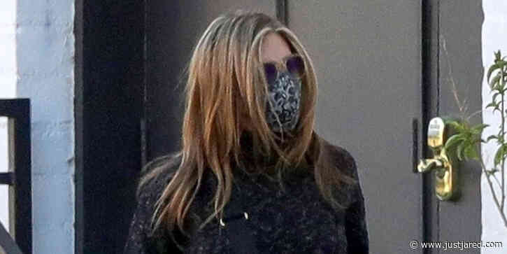 Jennifer Aniston Keeps It Cute & Casual For Afternoon Hair Appointment