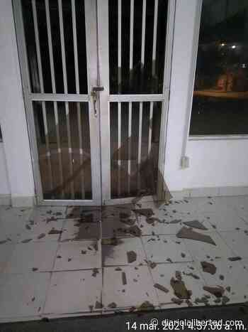 El vandalismo terminó rompiendo vidrios del Hospital San Diego de Cereté - Diario La Libertad