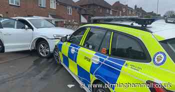 Driver of 'stolen' Audi Q3 parks on Dudley driveway to 'evade police but then rams them' - Birmingham Live