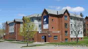 Man in his 30s dies after massive COVID-19 outbreak at student residence in Peterborough